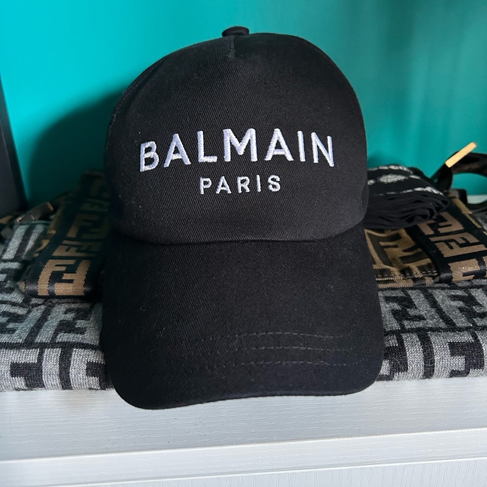 Balmain hat